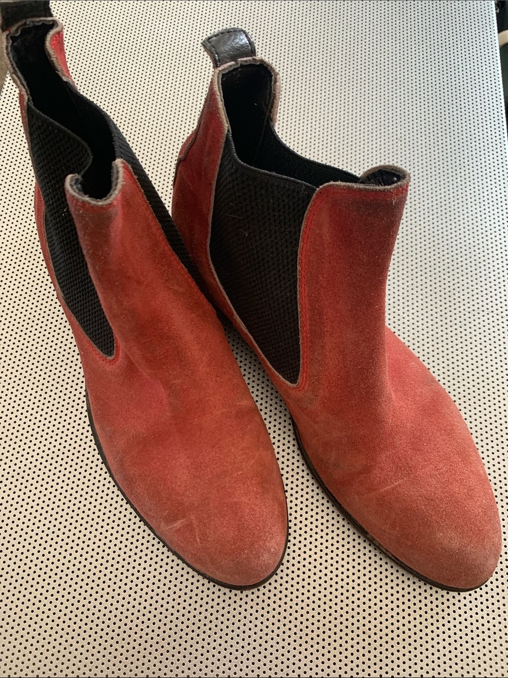 Women’s Suede Chelsea Boots in Rust Red